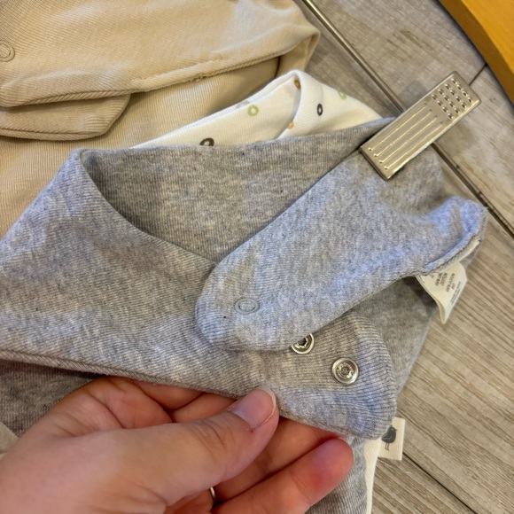 Small Story Bandana Bibs - Picture 3 of 6